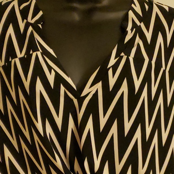 Elegant 3/4 sleeve dress w/drawstring waist. - Picture 3 of 5